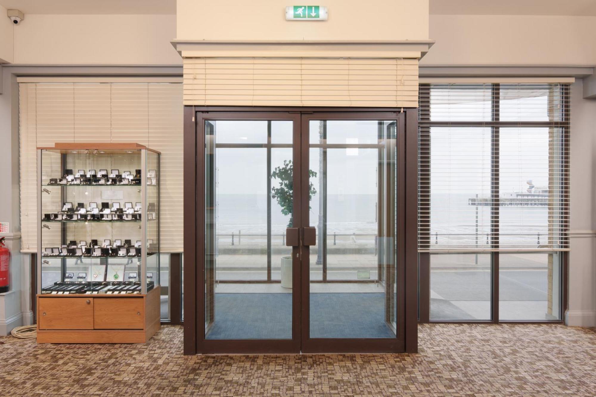 Trouville Hotel By Compass Hospitality Sandown Bagian luar foto