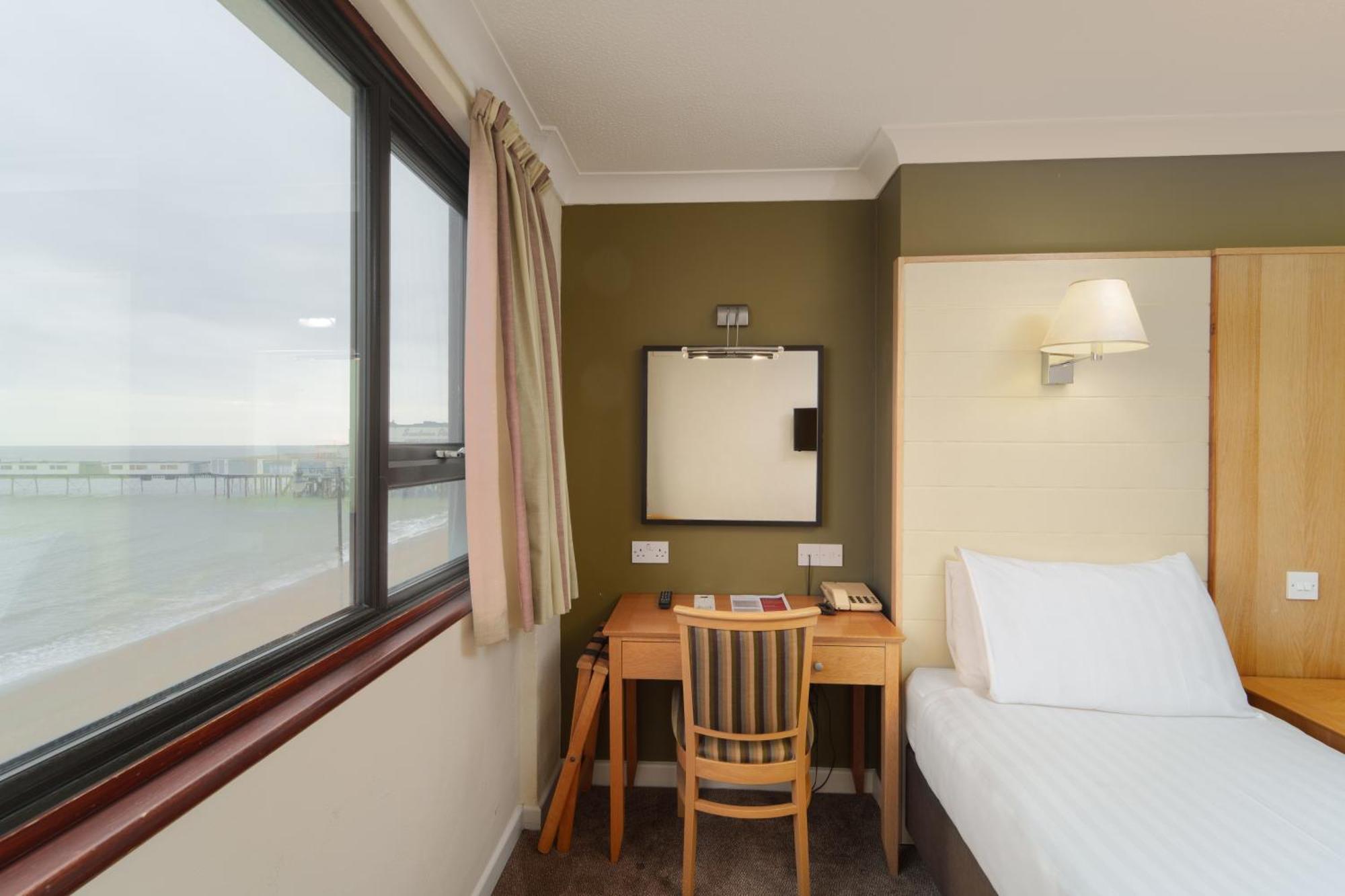 Trouville Hotel By Compass Hospitality Sandown Bagian luar foto