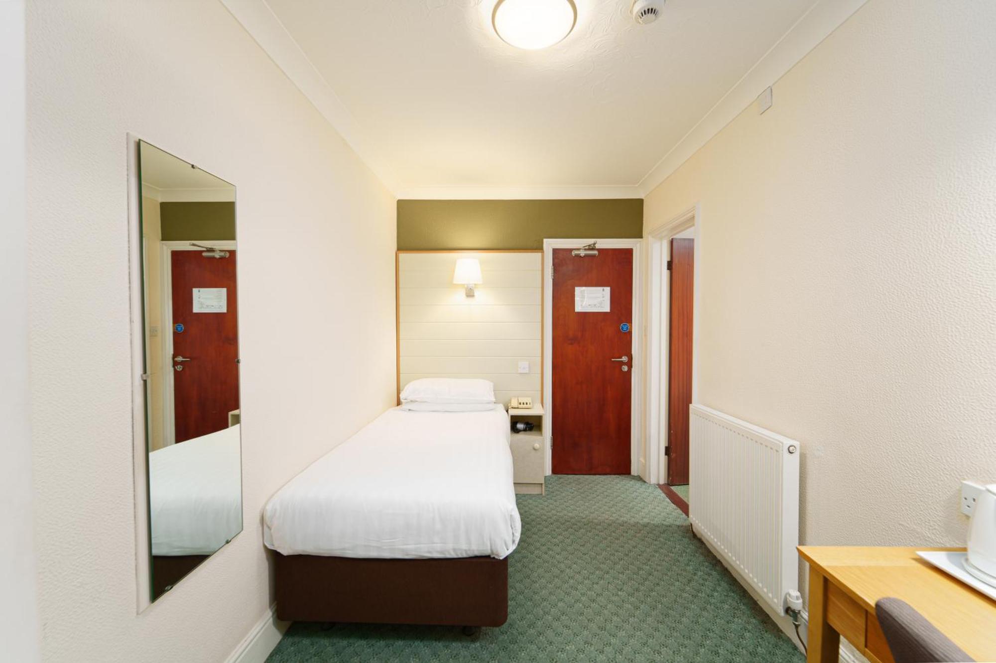 Trouville Hotel By Compass Hospitality Sandown Bagian luar foto