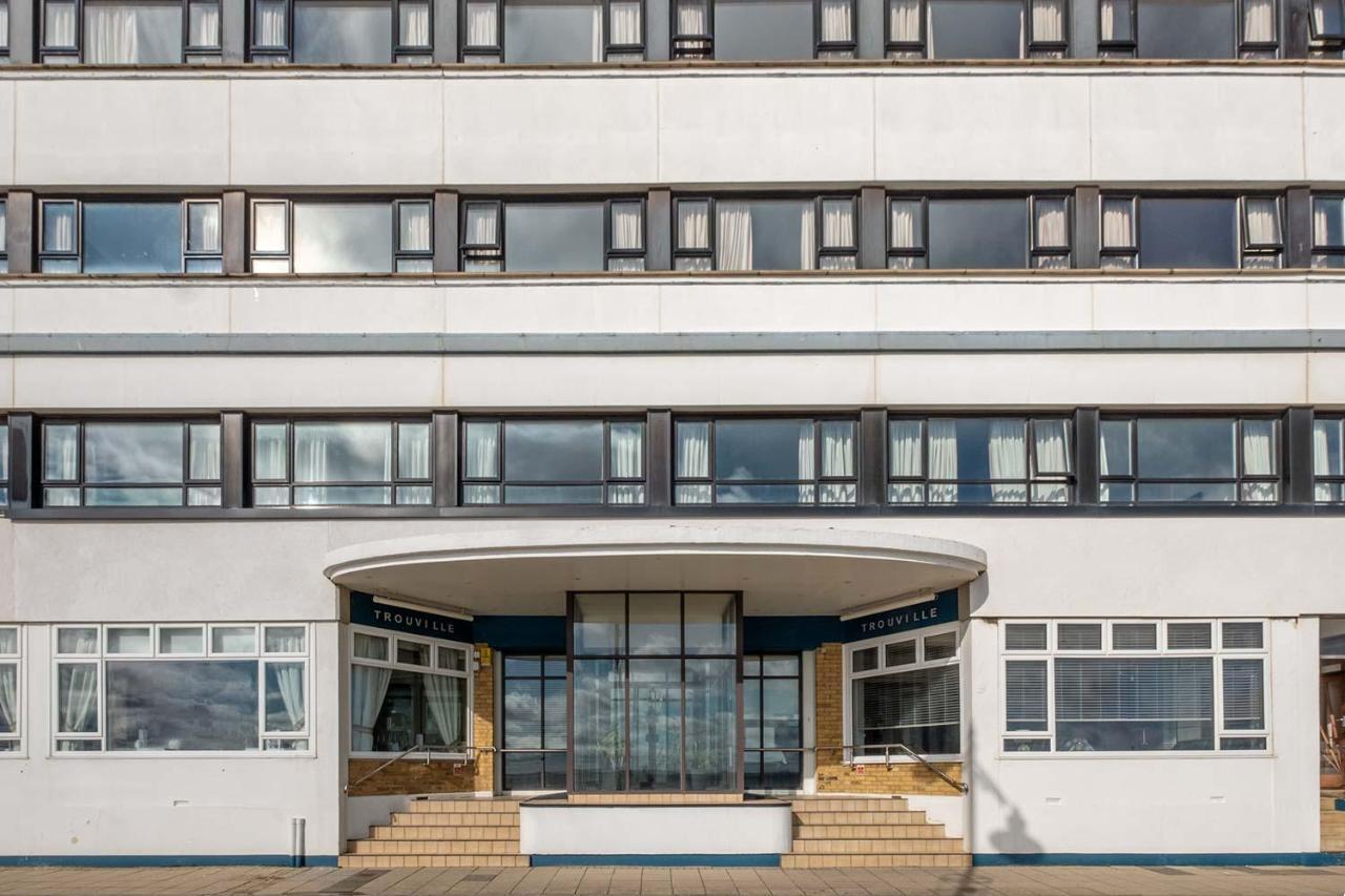 Trouville Hotel By Compass Hospitality Sandown Bagian luar foto